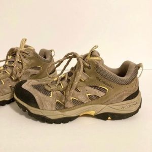 Columbia womens gaia Trail Hiking Shoes Tan 5.5